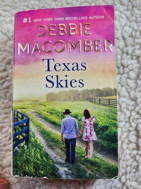 Debbie Macomber Texas Skies Paperback 2019 Mira Romance ISBN 9780778369868 Book